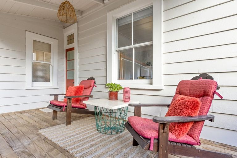 Photo of property in 95 Milton Road, Bluff Hill, Napier, 4110