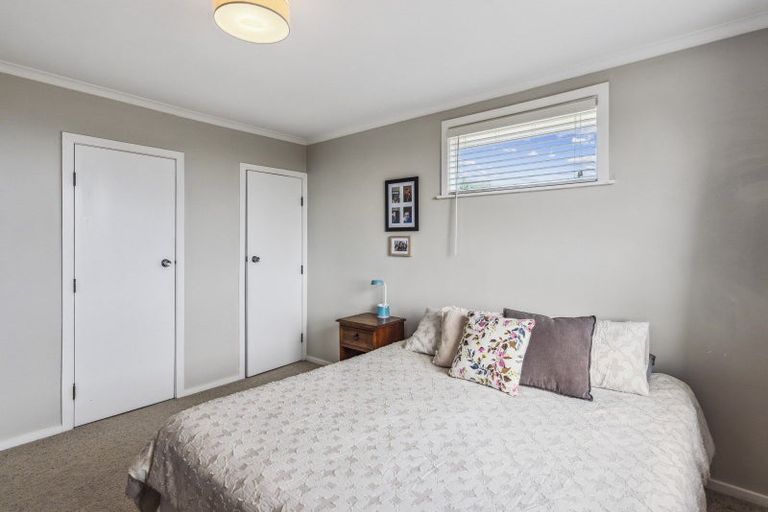 Photo of property in 51 Kakariki Grove, Waikanae, 5036