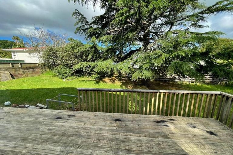 Photo of property in 26 Crompton Road, Massey, Auckland, 0614