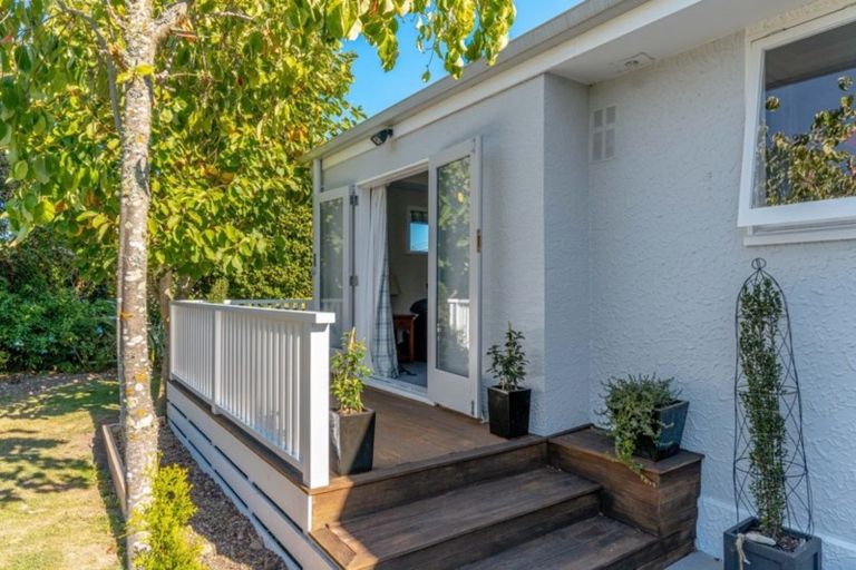 Photo of property in 15 Mcmaster Street, Greytown, 5712