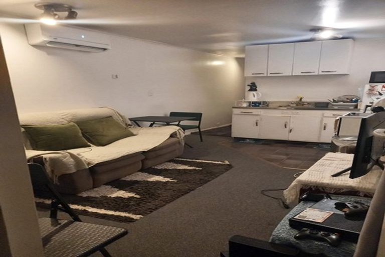 Photo of property in 42 Chaytor Street, Northland, Wellington, 6012