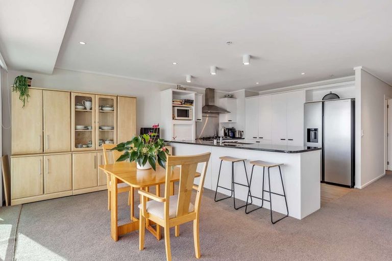 Photo of property in 12/72a Devonport Road, Tauranga, 3110