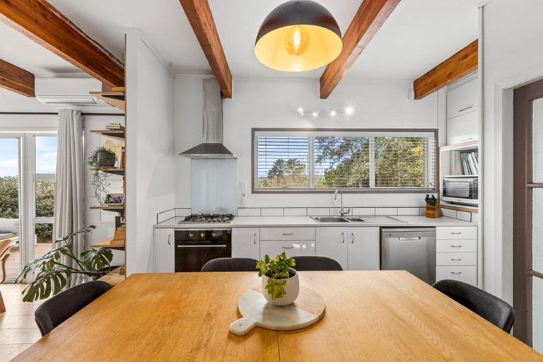 Photo of property in 5 Kotinga Avenue, Glen Eden, Auckland, 0602