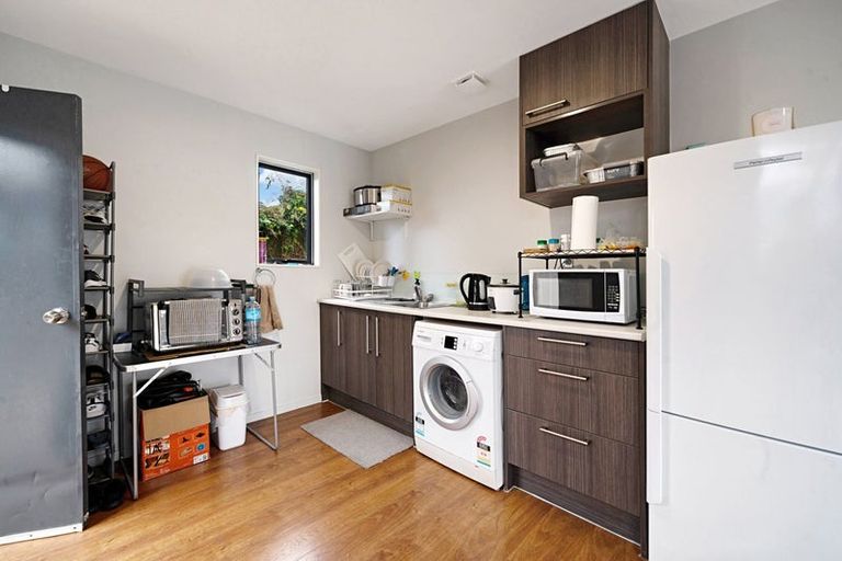 Photo of property in 27 Kohekohe Street, New Lynn, Auckland, 0600