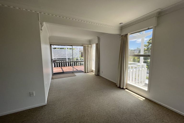 Photo of property in 27 Halberg Street, Glenfield, Auckland, 0629