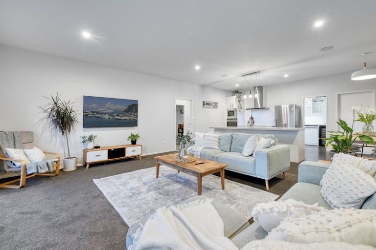Photo of property in 36 Selliera Place, Papamoa Beach, Papamoa, 3118