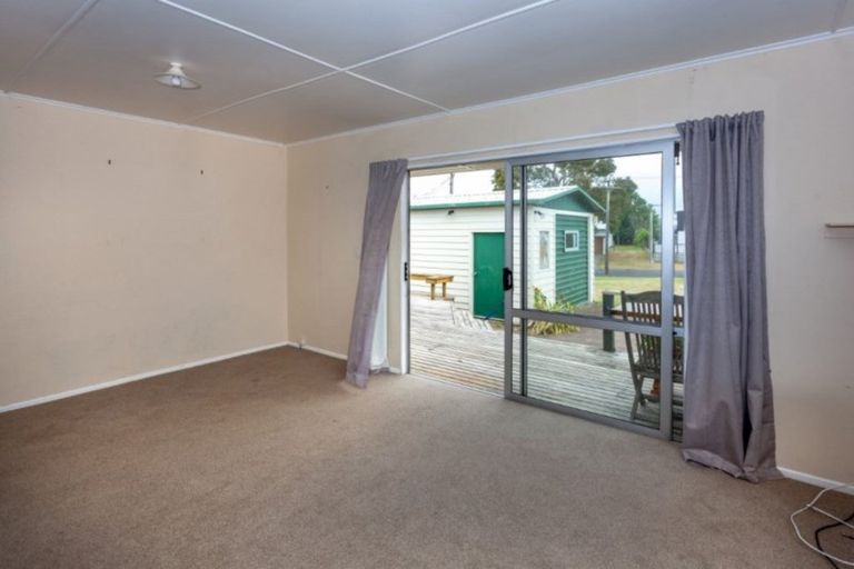 Photo of property in 318 Linton Crescent, Whangamata, 3620