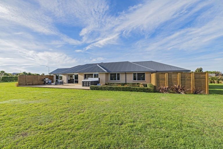 Photo of property in 25 Landsborough Drive, Darfield, 7571