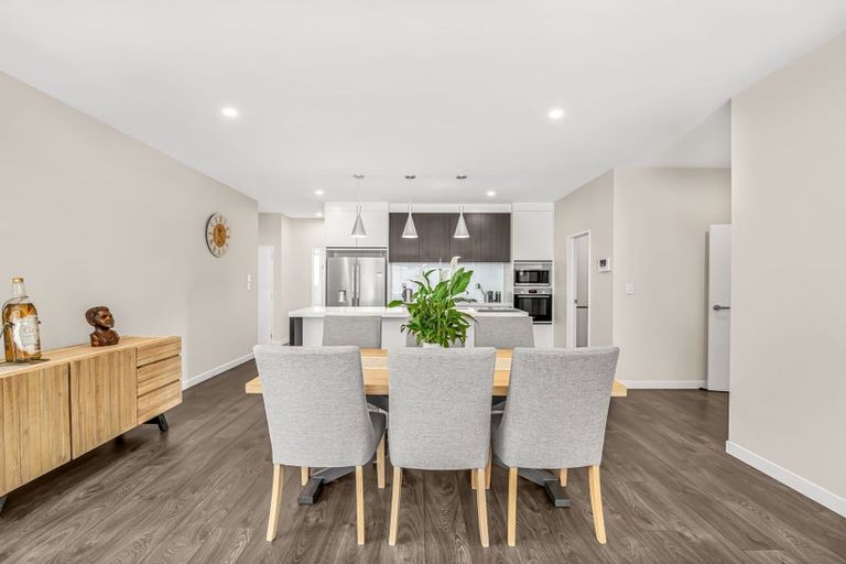 Photo of property in 21 Jeroboam Loop, Kumeu, 0810