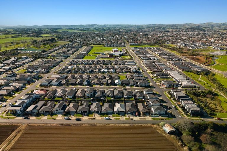 Photo of property in 48 Adams Road South, Pukekohe, 2120