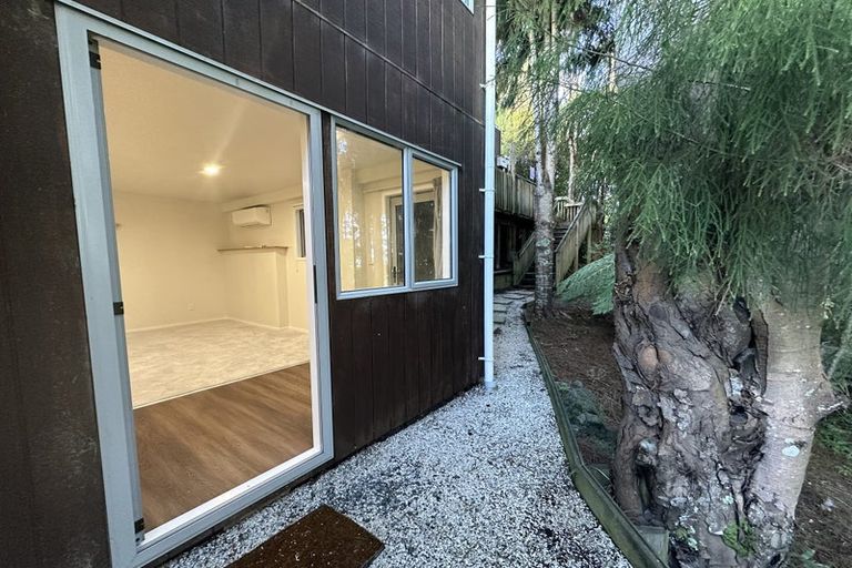 Photo of property in 77e Colwill Road, Massey, Auckland, 0614