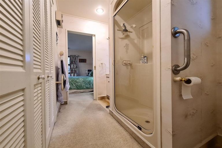 Photo of property in 100 Freyberg Avenue, Tamatea, Napier, 4112