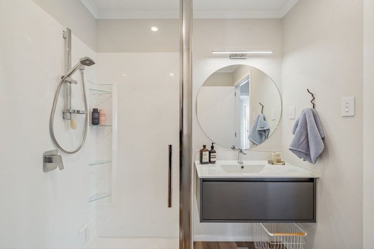 Photo of property in 18 Joseph Bolton Crescent, Wallaceville, Upper Hutt, 5018