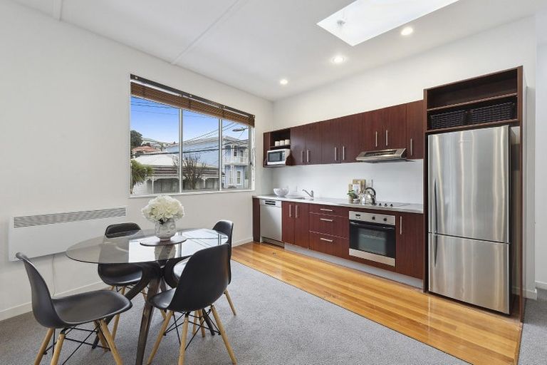 Photo of property in 203 Tasman Street, Mount Cook, Wellington, 6021