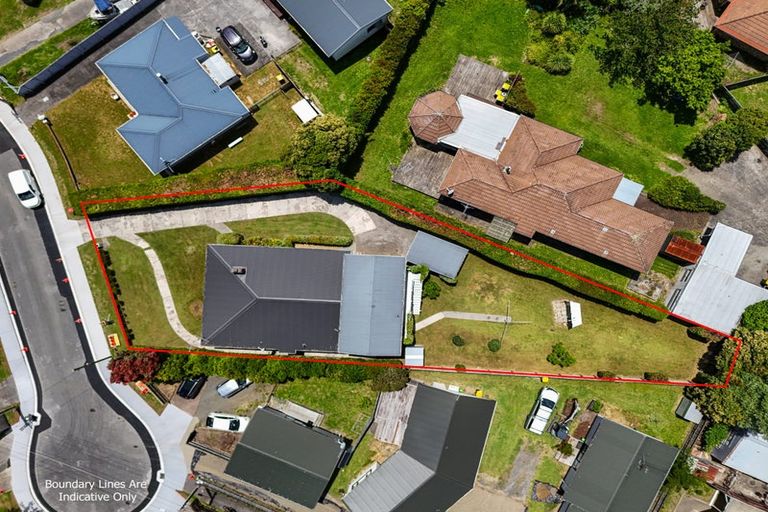 Photo of property in 8 Abel Tasman Avenue, Henderson, Auckland, 0610