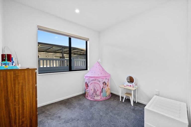 Photo of property in 42 Holcroft Street, Papakura, 2110