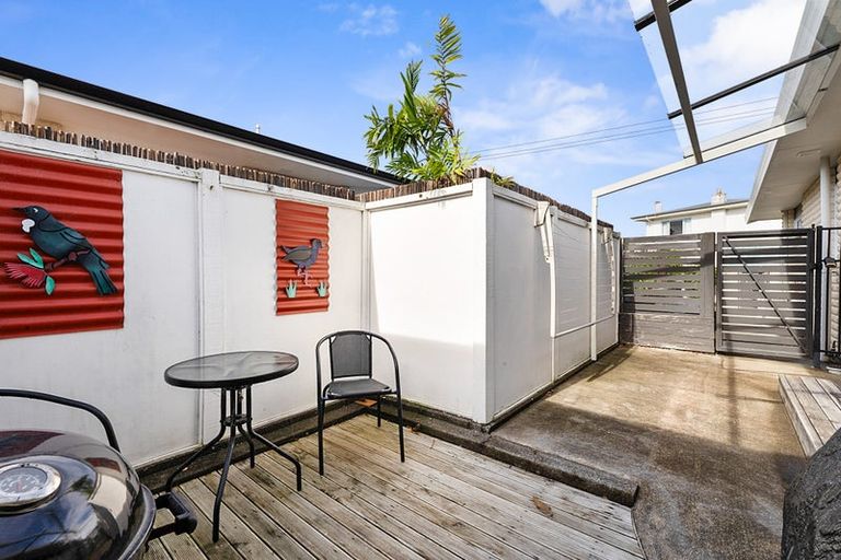 Photo of property in 145 Mangorei Road, Merrilands, New Plymouth, 4312