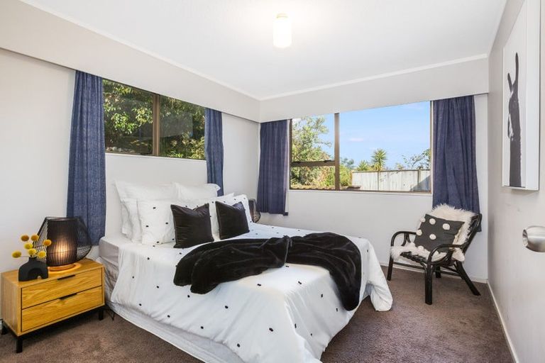 Photo of property in 14 Mercury Way, Whitby, Porirua, 5024