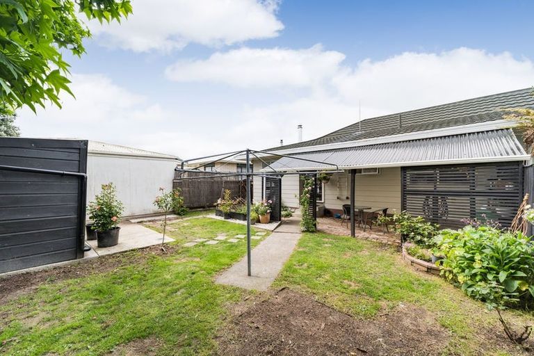 Photo of property in 5a Palliser Place, Milson, Palmerston North, 4414