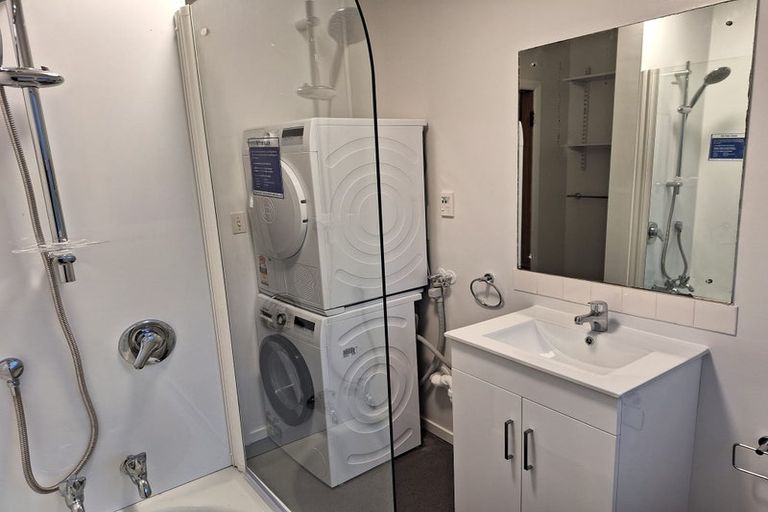 Photo of property in 22 Nicholson Road, Khandallah, Wellington, 6035