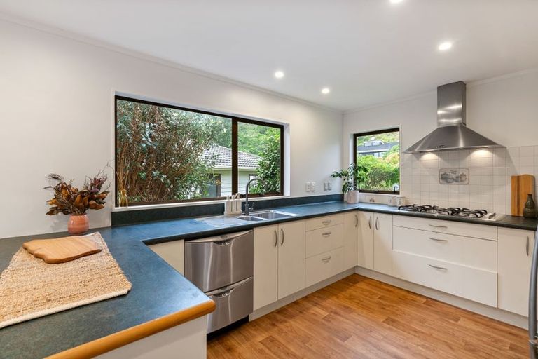 Photo of property in 64 Woodman Drive, Tawa, Wellington, 5028