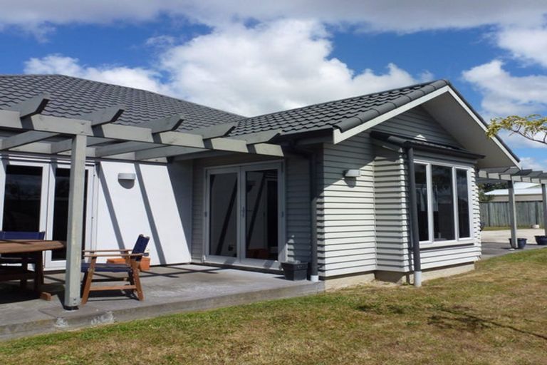 Photo of property in 14 Rosalie Terrace, Kelvin Grove, Palmerston North, 4414