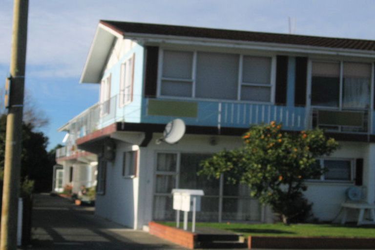 Photo of property in 1/8 Lee Road, Taradale, Napier, 4112