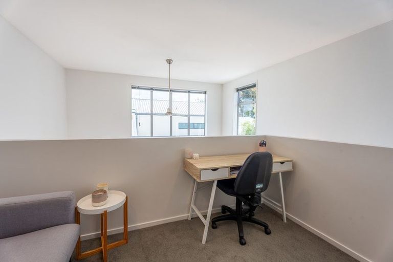 Photo of property in 2/64 Holly Road, St Albans, Christchurch, 8014