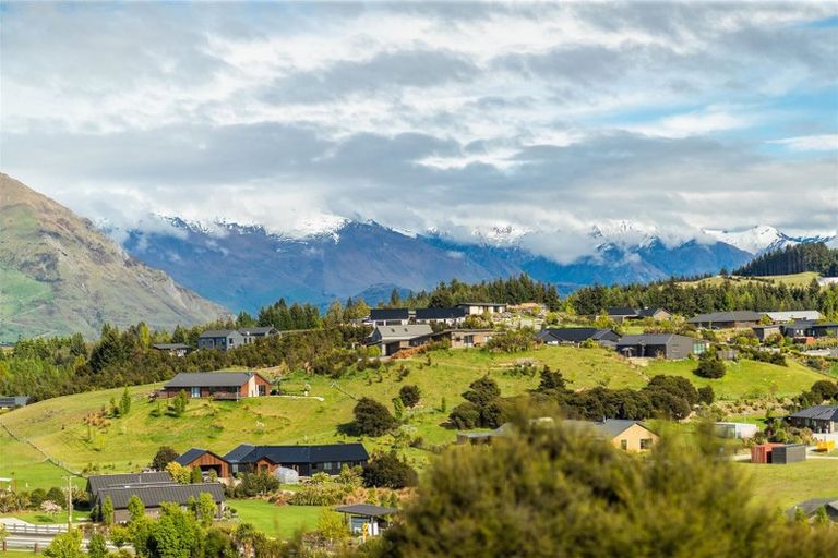 Photo of property in 3 Highfield Ridge, Wanaka, 9305