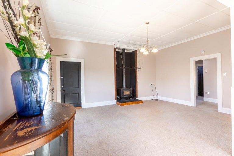 Photo of property in 27 Burns Street, Dannevirke, 4930