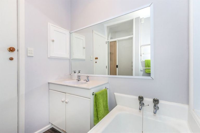 Photo of property in 11 Fairmont Place, Hornby, Christchurch, 8042