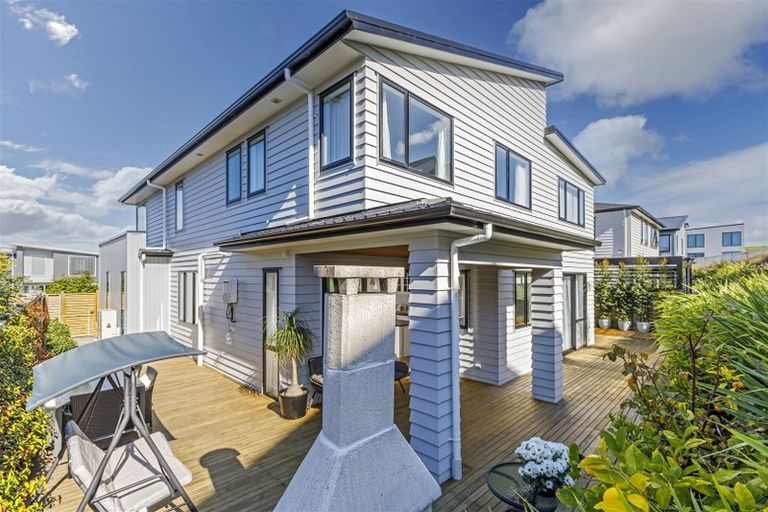 Photo of property in 8 Tawatawa Street, Long Bay, Auckland, 0630