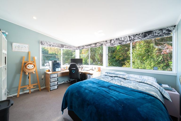 Photo of property in 10 Court Road, Tawa, Wellington, 5028