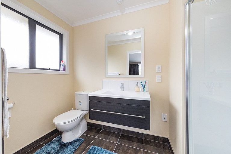 Photo of property in 2a Galea Grove, Kelvin Grove, Palmerston North, 4414