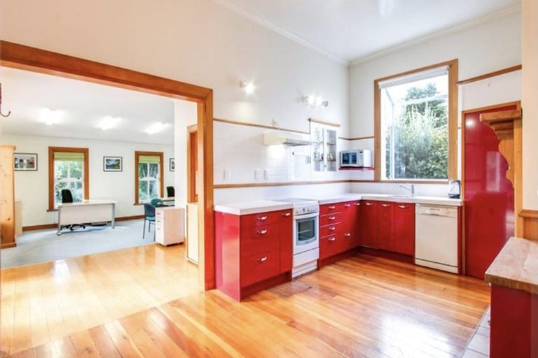 Photo of property in 1010 Heretaunga Street East, Parkvale, Hastings, 4122