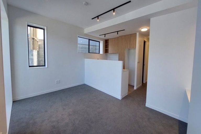 Photo of property in 67u1 Tiketike Way, Brooklyn, Wellington, 6021