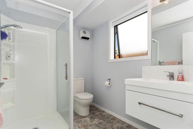 Photo of property in 16 Macloughlin Drive, Te Puke, 3119