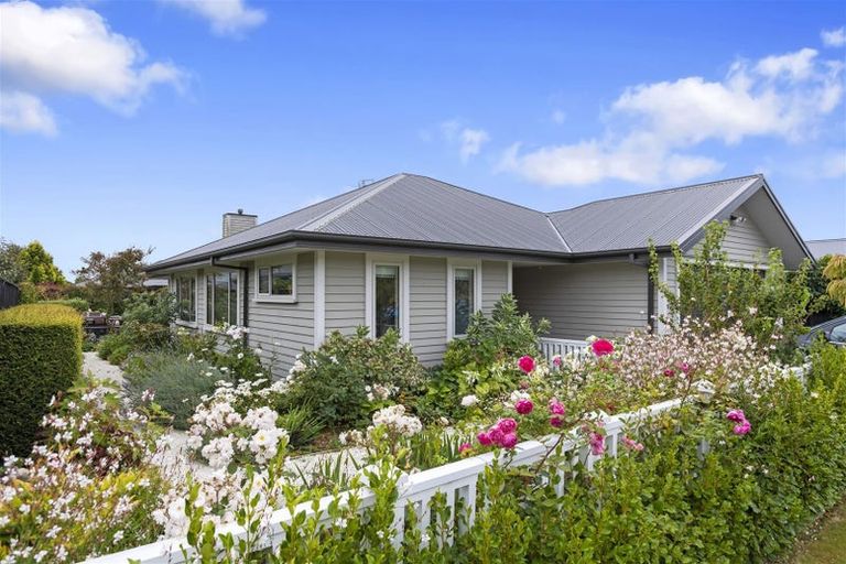 Photo of property in 16 Hakatere Road, Pegasus, 7612