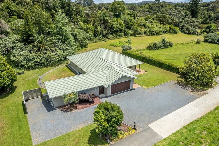 Photo of property in 105 Yorke Road, Haruru, 0204