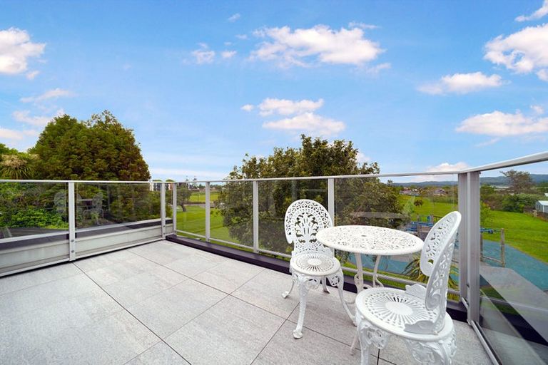 Photo of property in 28b Kirrie Avenue, Te Atatu South, Auckland, 0610