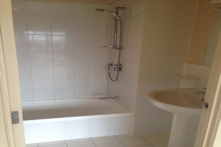 Photo of property in 14h/18 Ronwood Avenue, Manukau, Auckland, 2104