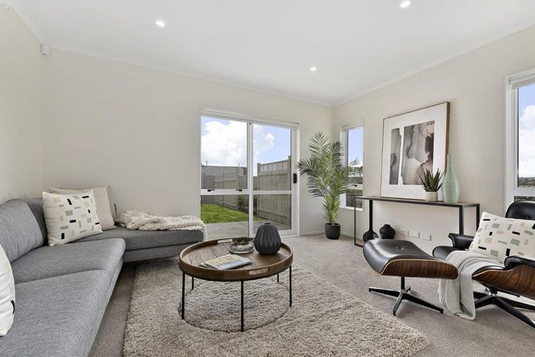 Photo of property in 7 Pepene Avenue, Takanini, 2112