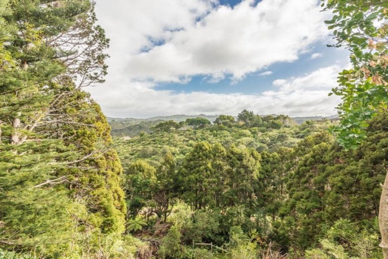 Photo of property in 663 South Titirangi Road, Titirangi, Auckland, 0604