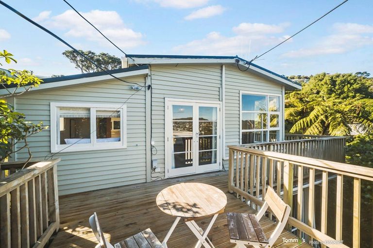 Photo of property in 4 Huntingdon Street, Northland, Wellington, 6012