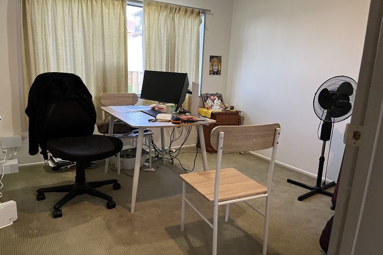 Photo of property in 1 Glengarry Road, Glen Eden, Auckland, 0602