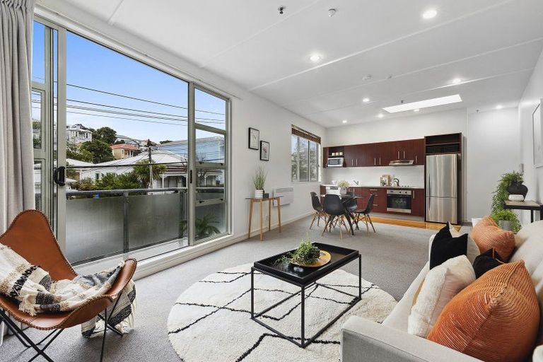 Photo of property in 203 Tasman Street, Mount Cook, Wellington, 6021