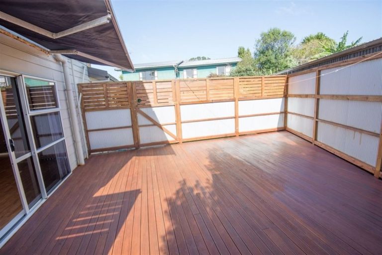 Photo of property in 132a Mcleod Road, Te Atatu South, Auckland, 0610