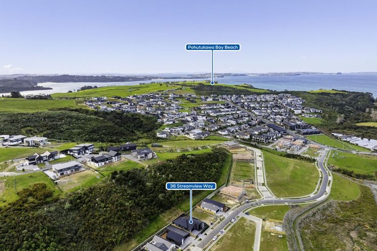 Photo of property in 36 Streamview Way, Long Bay, 0792