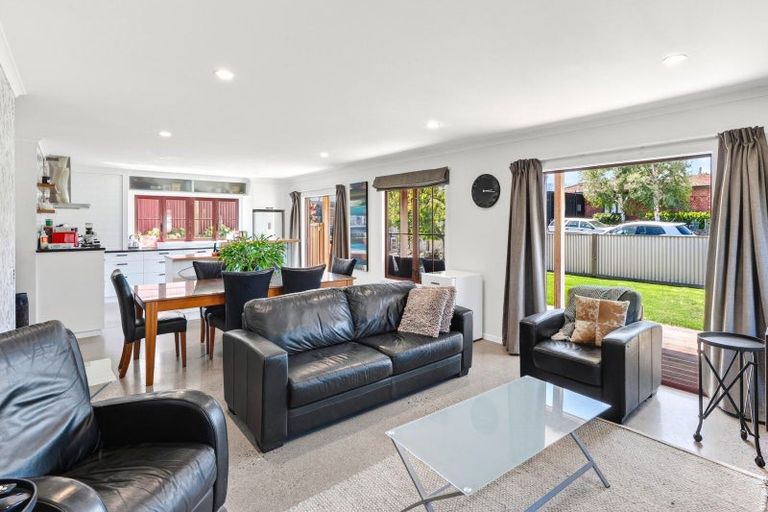 Photo of property in 2 Ray Street, Cromwell, 9310