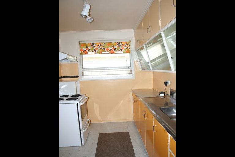 Photo of property in 71 Lynwood Road, New Lynn, Auckland, 0600
